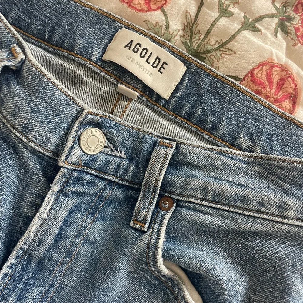 Sold agolde Lyle jeans - Picture 2 of 8